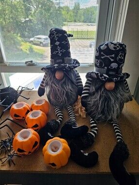 Decluttering Destaching Lot Of Halloween Decor Spiders Gnomes Pumpkins